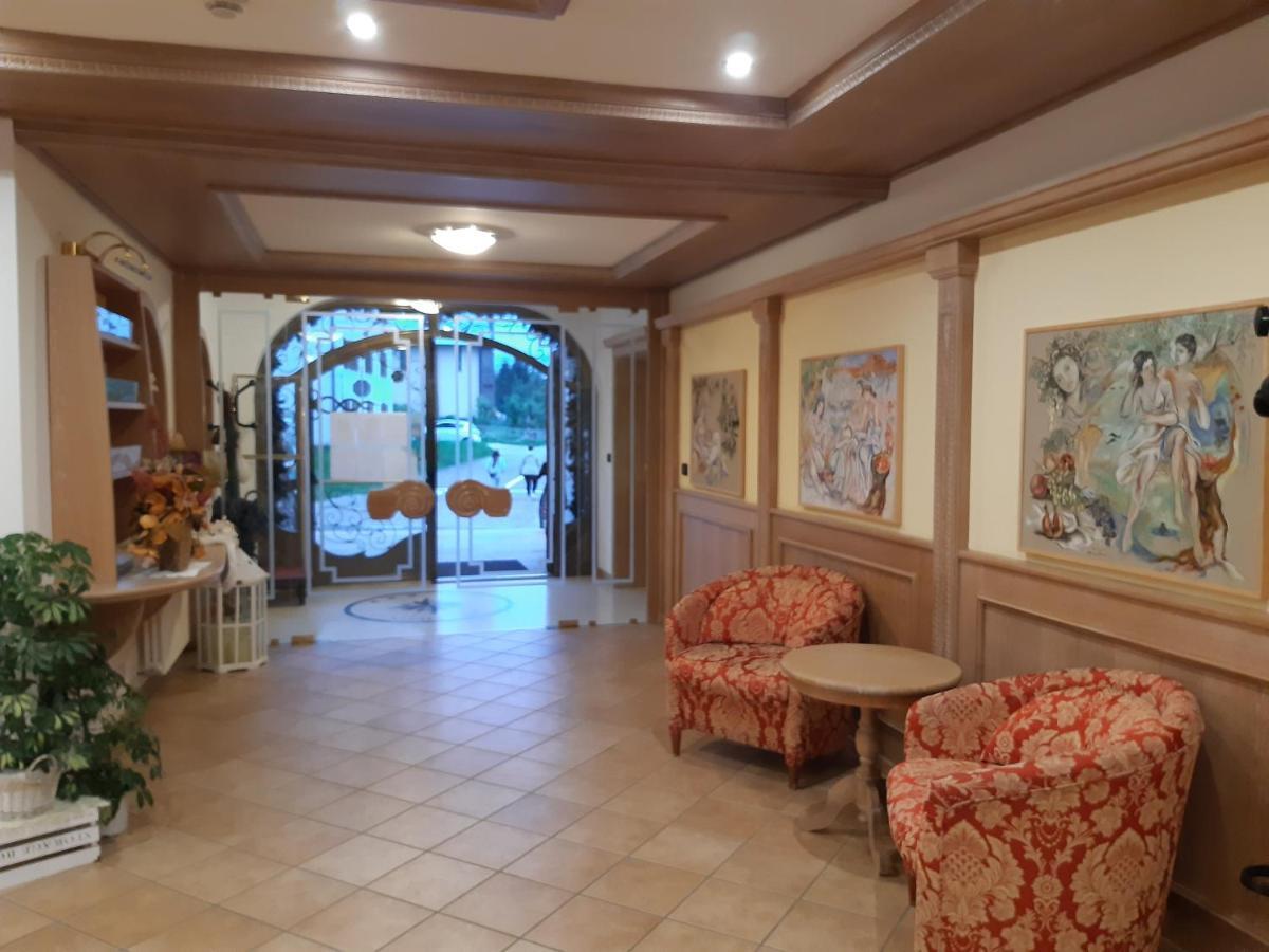 Hotel El Pilon Поцца-ди-Фасса Экстерьер фото