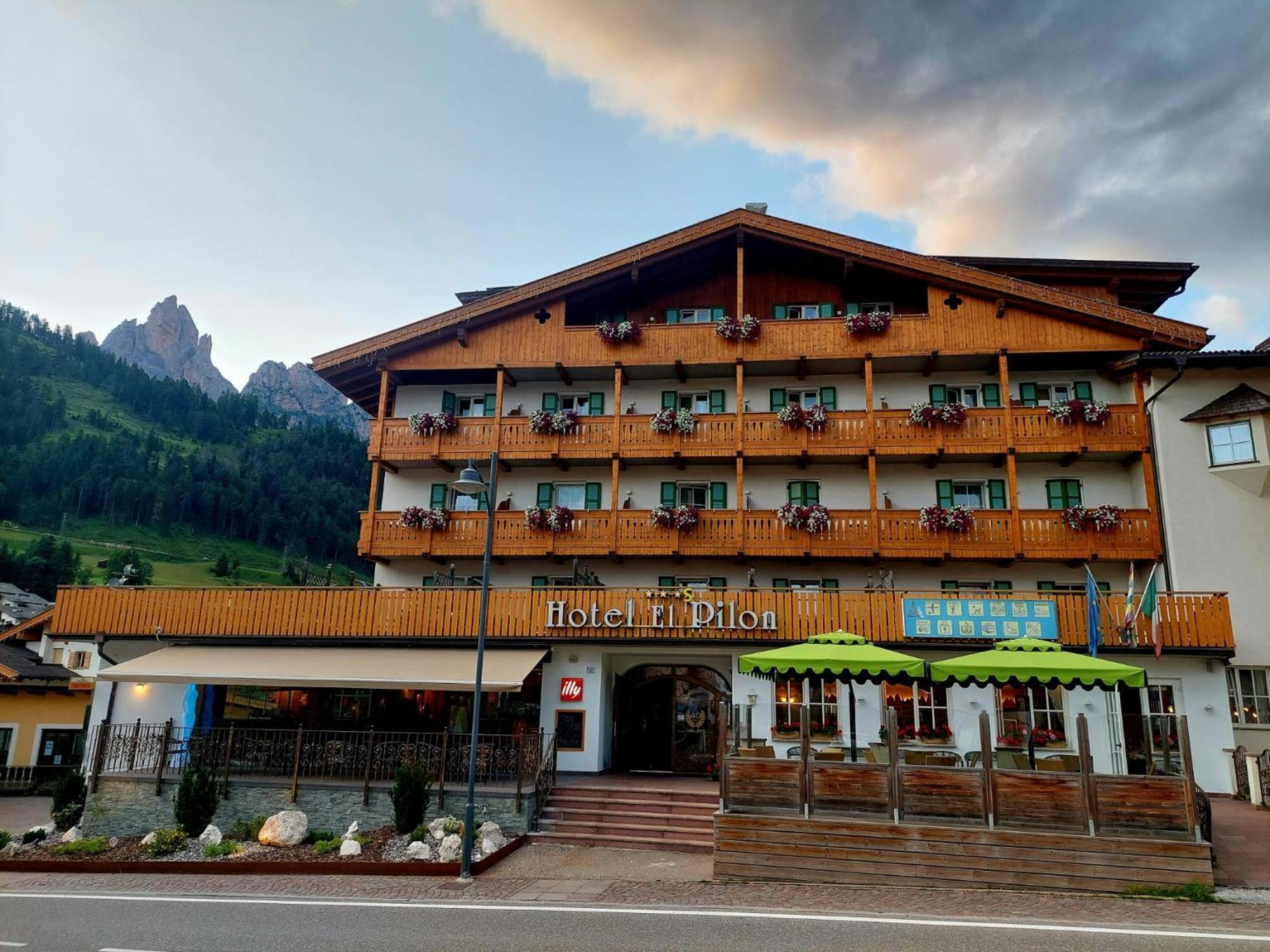 Hotel El Pilon Поцца-ди-Фасса Экстерьер фото