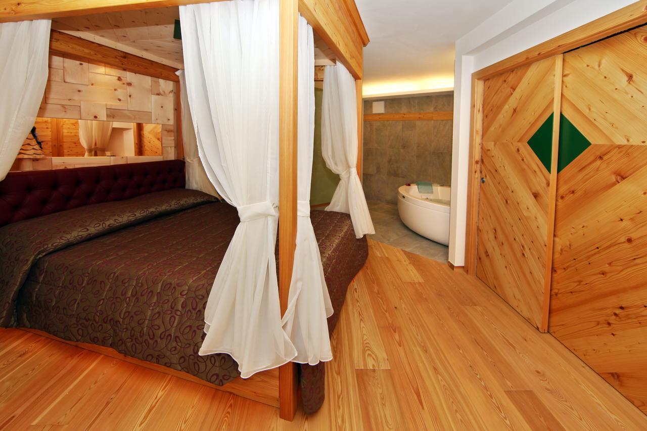 Hotel El Pilon Поцца-ди-Фасса Экстерьер фото